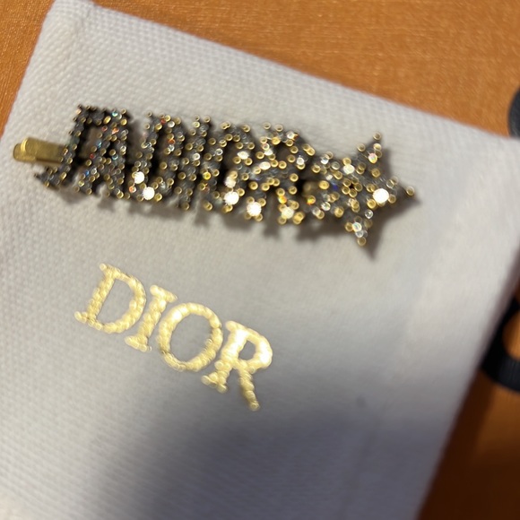 JaDior hair clip main image 4